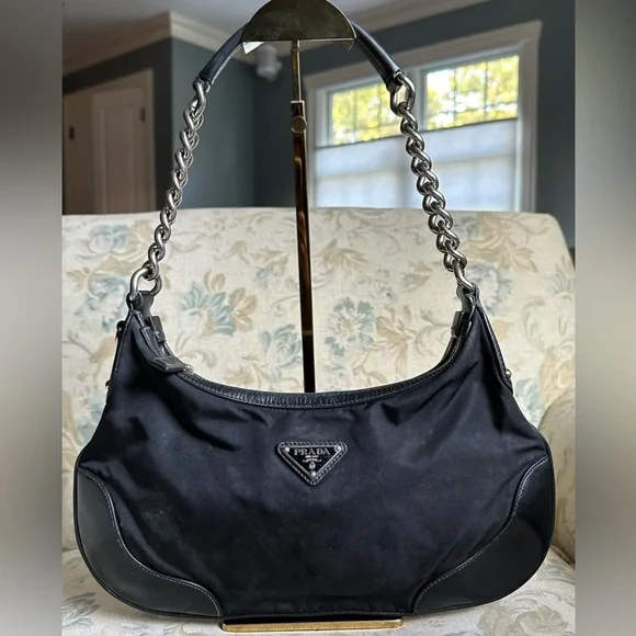 100% Authentic Prada Shoulder Bag w/original Authenticity cards/tags pre-loved - Picture 1 of 12